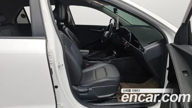 Kia Di Ol Nu Niro 2022 Белый из Кореи, фото 2