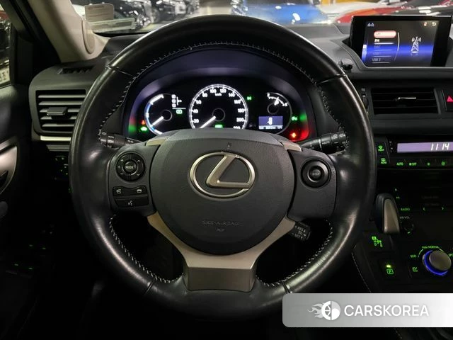 Lexus CT200h 2018 Белый из Кореи, фото 2