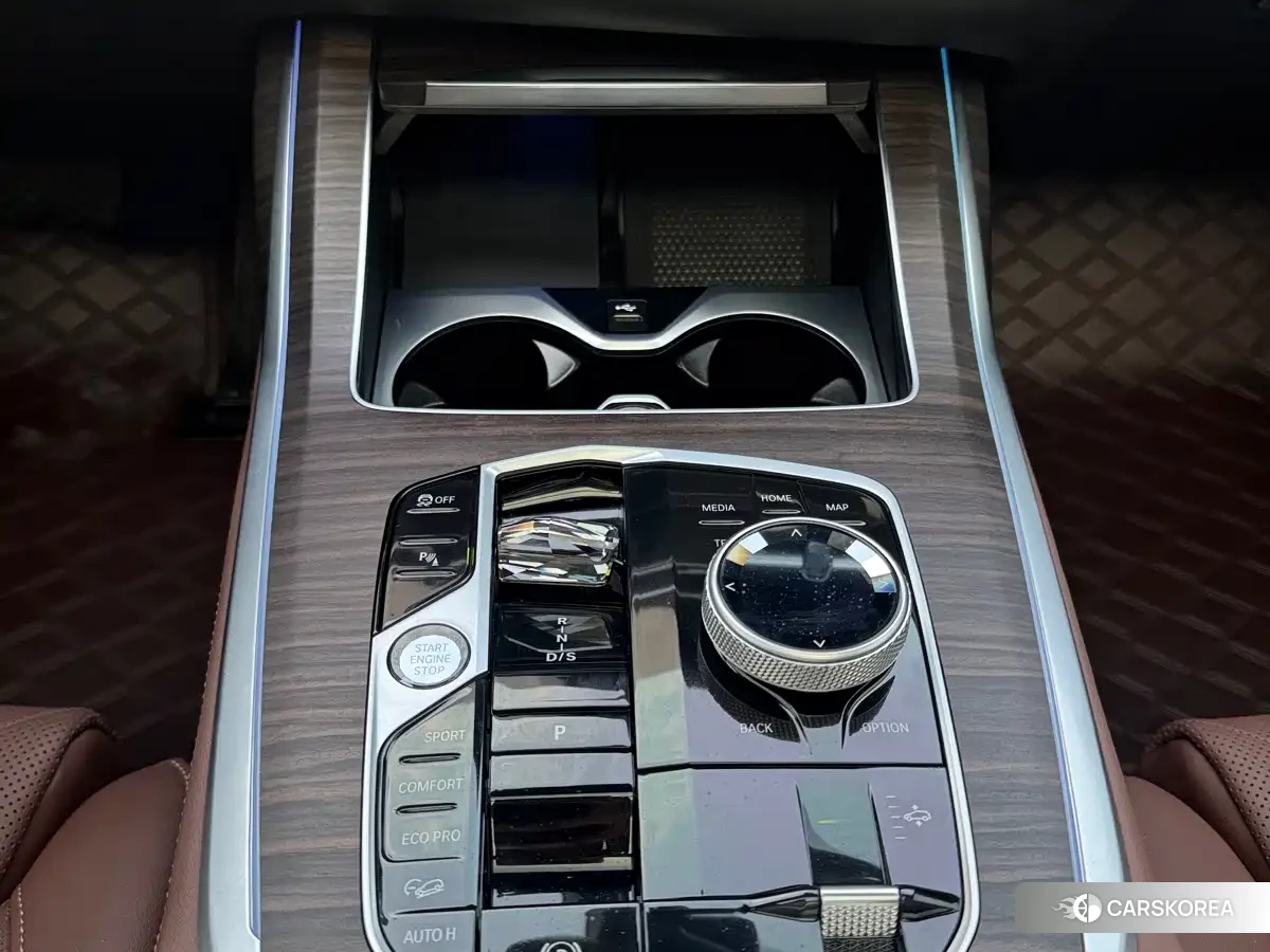 BMW X7 2024 Черный из Китая, фото 2