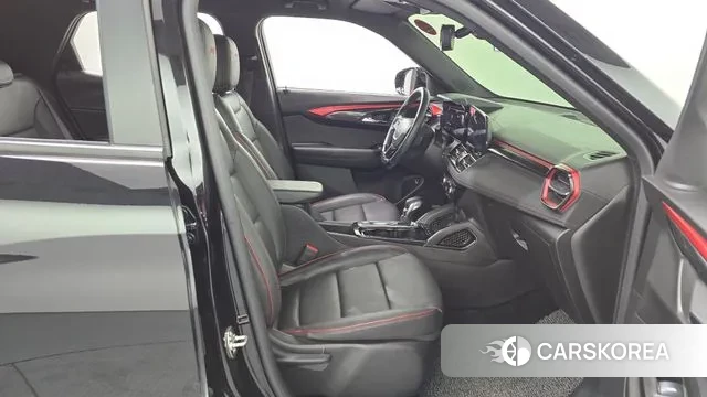 Chevrolet (GM Daewoo) The New Trail Blazer 2023 Черный из Кореи, фото 2