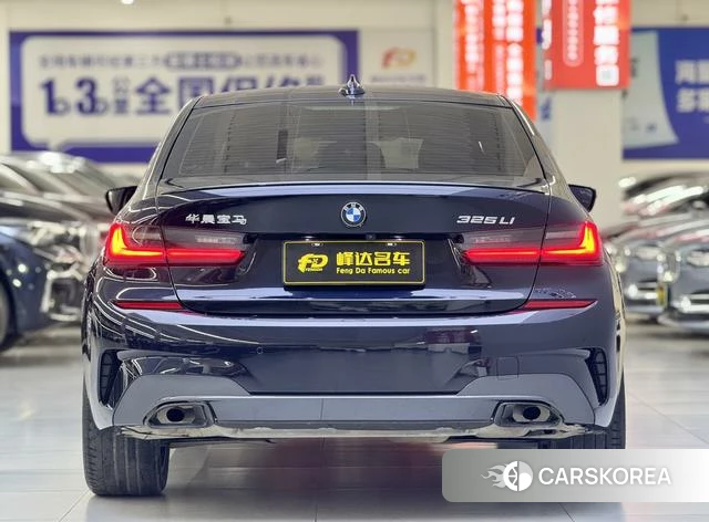 BMW 3 series 2021 Черный из Китая, фото 2