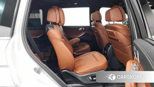 BMW X7 (G07) 2025 Белый из Кореи, фото 2