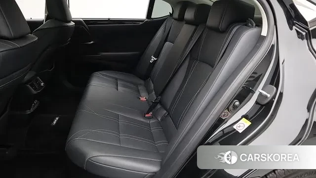 Lexus ES300h 7th generation 2019 Черный из Кореи, фото 2