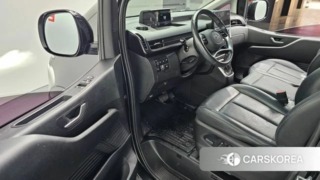 Hyundai Staria 2021 Черный из Кореи, фото 2