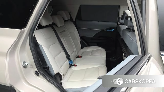 Ssangyong Torres EVX 2024 Песочный из Кореи, фото 2