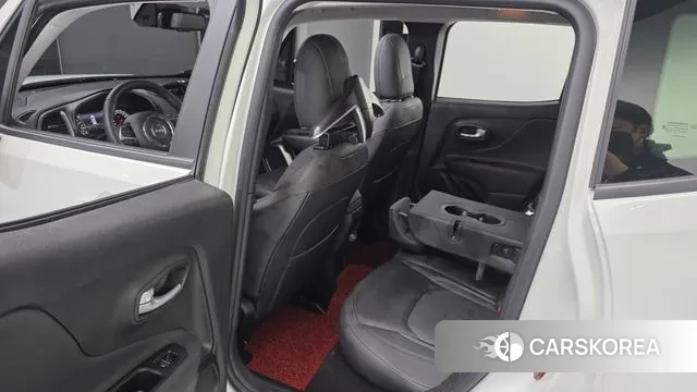 Jeep Renegade 2023 Белый из Кореи, фото 2