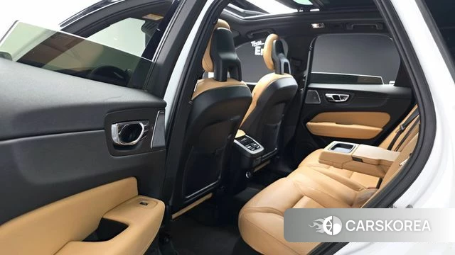 Volvo XC60 second Generation 2018 Белый из Кореи, фото 2