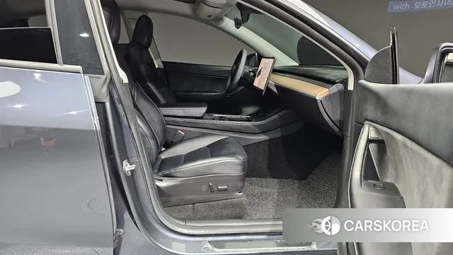 Tesla Model Y 2021 Серый из Кореи, фото 2