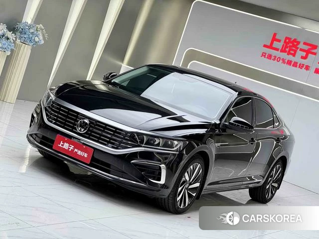 Volkswagen Passat 2023 Черный из Китая, фото 2