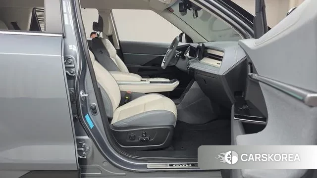 Ssangyong Torres EVX 2023 Серый из Кореи, фото 2