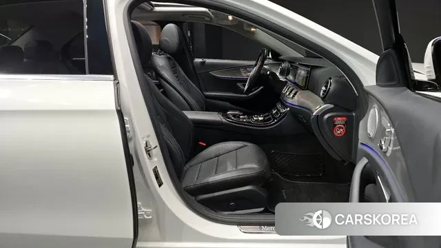 Mercedes-Benz E-Class W213 2019 Белый из Кореи, фото 2