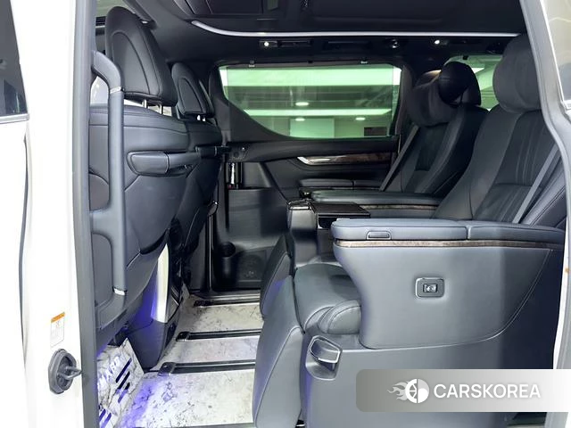 Toyota Elfa 2022 Белый из Китая, фото 2
