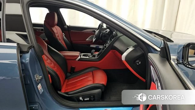 BMW 8 Series (G15) 2021 Небесно-голубой из Кореи, фото 2