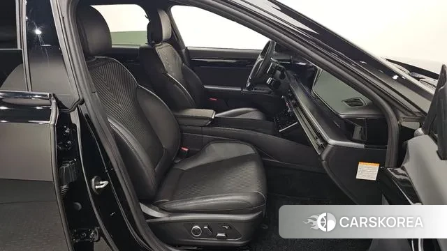 Hyundai Grandeur Hybrid (GN7) 2023 Черный из Кореи, фото 2