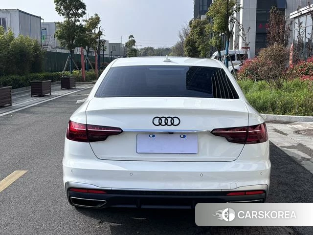 Audi A4L 2021 Белый из Китая, фото 2