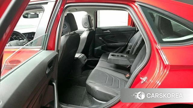 Volkswagen 7th Generation of Jetta 2023 Красный из Кореи, фото 2