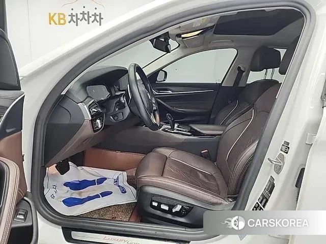 BMW 5 Series (G30) 2020 Белый из Кореи, фото 2