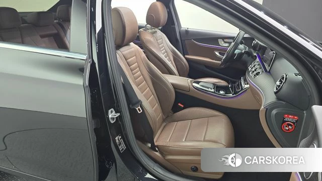 Mercedes-Benz E-Class W213 2022 Черный из Кореи, фото 2