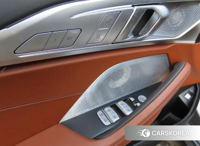 BMW 8 Series (G15) 2024 Серебристо-серый из Кореи, фото 2
