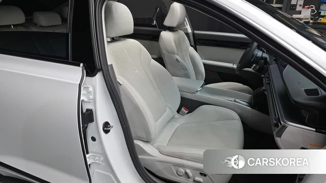 Hyundai Grandeur Hybrid (GN7) 2023 Белый из Кореи, фото 2