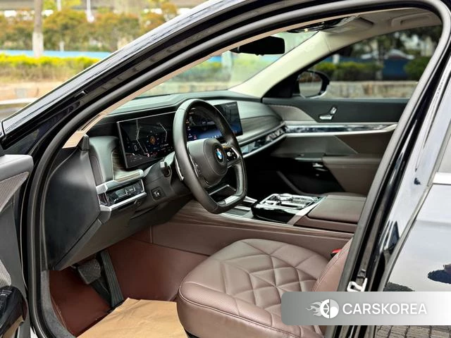 BMW 7 series 2024 Черный из Китая, фото 2