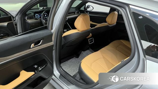 Kia K5 3rd generation 2022 Серебристо-серый из Кореи, фото 2