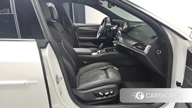 BMW 6 Series GT (G32) 2023 Белый из Кореи, фото 2