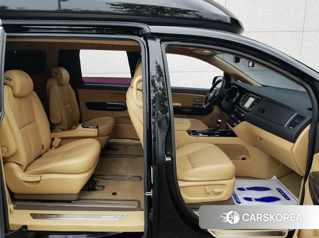 Kia The New Carnival 2019 Черный из Кореи, фото 2