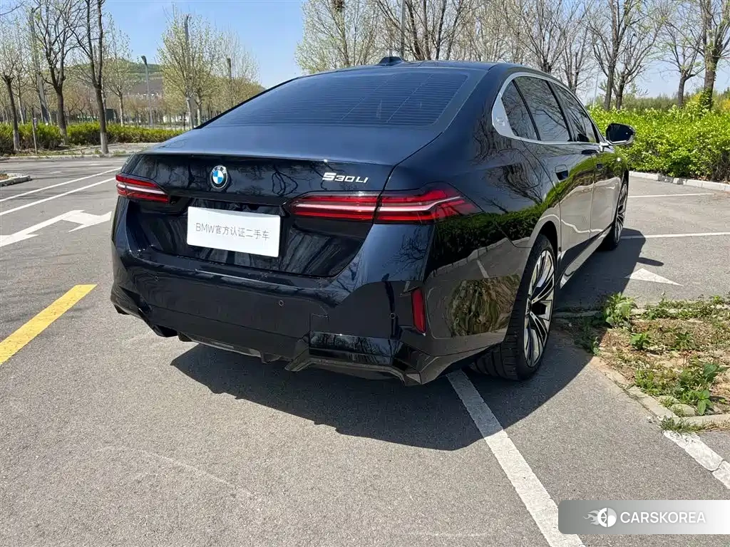 BMW 5 series 2024 Черный из Китая, фото 2