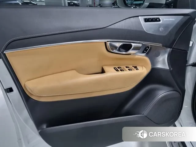 Volvo XC90 second Generation 2022 Белый из Кореи, фото 2