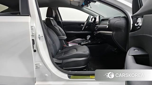 Kia The New K3 2nd generation 2021 Черный из Кореи, фото 2