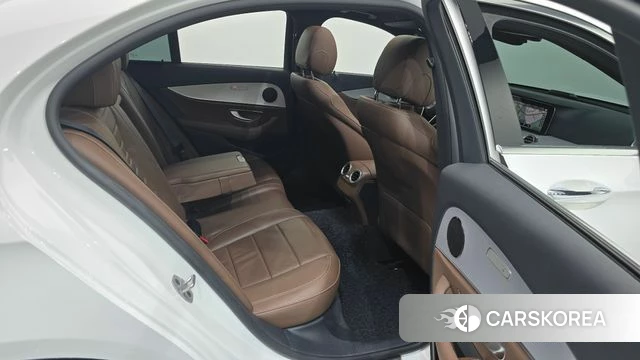 Mercedes-Benz E-Class W213 2020 Белый из Кореи, фото 2