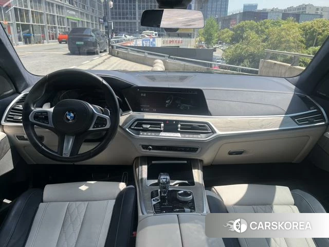 BMW X7 2021 Черный из Китая, фото 2