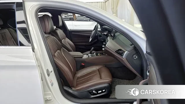 BMW 5 Series (G30) 2020 Белый из Кореи, фото 2