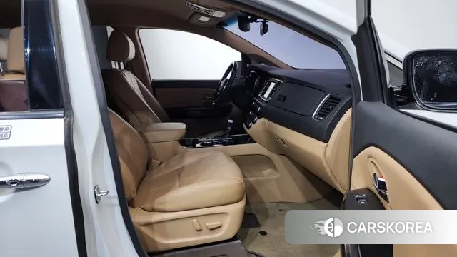 Kia The New Carnival 2018 Белый из Кореи, фото 2