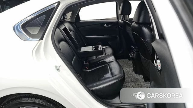 Kia The New K3 2nd generation 2022 Белый из Кореи, фото 2