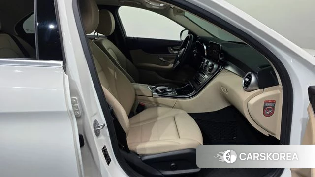 Mercedes-Benz C-Class W205 2019 Белый из Кореи, фото 2