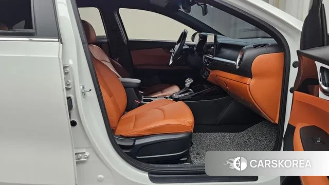 Kia The New K3 2nd generation 2022 Белый из Кореи, фото 2