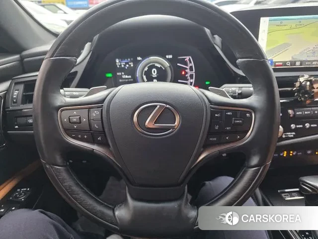 Lexus ES300h 7th generation 2024 Серый из Кореи, фото 2