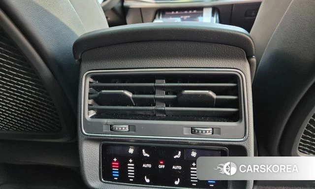 Audi Q8 (4M) 2023 Коричневый из Кореи, фото 2