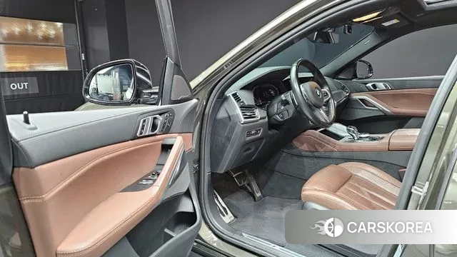 BMW X6 (G06) 2020 Коричневый из Кореи, фото 2