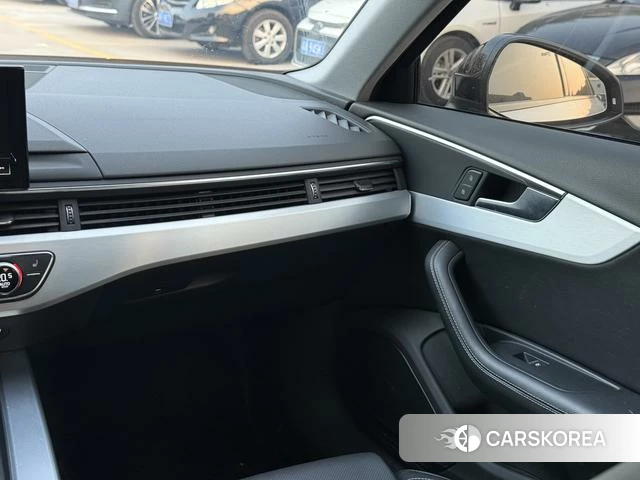 Audi A4L 2023 Белый из Китая, фото 2