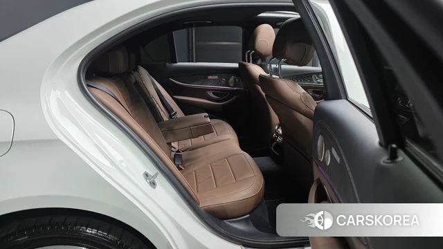 Mercedes-Benz E-Class W213 2023 Белый из Кореи, фото 2