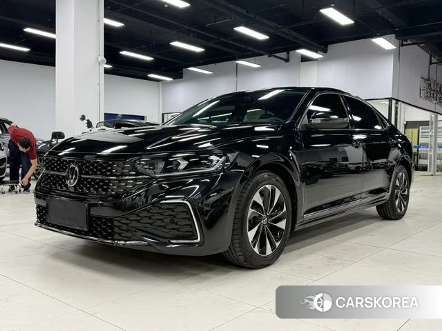 Volkswagen Passat 2023 Черный из Китая, фото 2