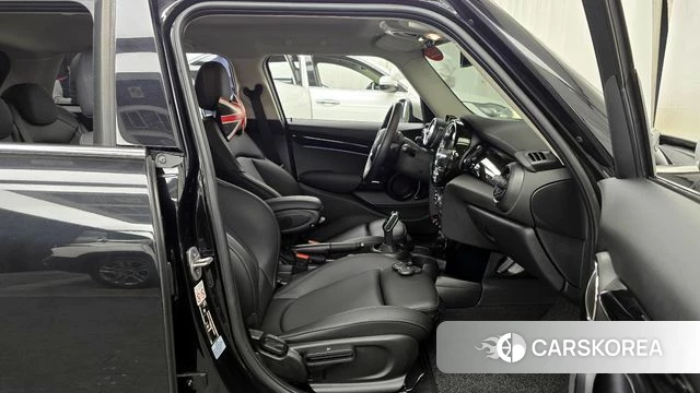 Mini Cooper 2022 Черный из Кореи, фото 2