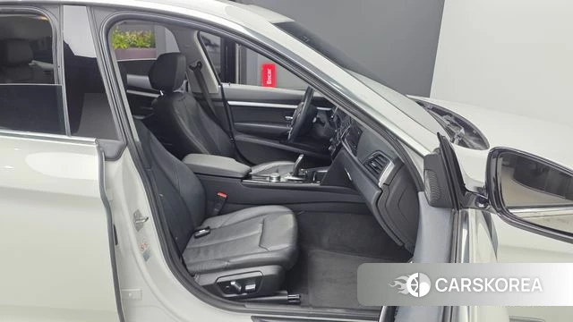 BMW 3 Series GT (F34) 2018 Белый из Кореи, фото 2