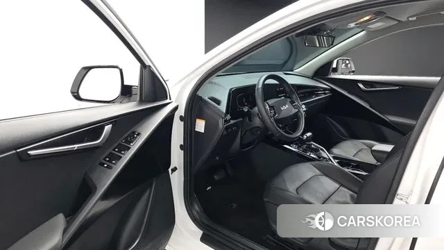 Kia Di Ol Nu Niro 2022 Белый из Кореи, фото 2