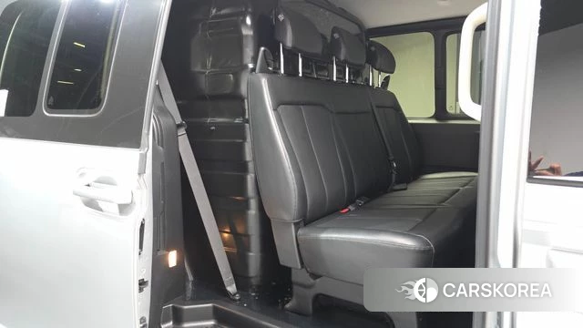 Hyundai Staria 2021 Серебристо-серый из Кореи, фото 2