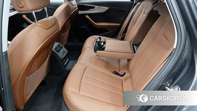 Audi A4 (B9) 2023 Серый из Кореи, фото 2