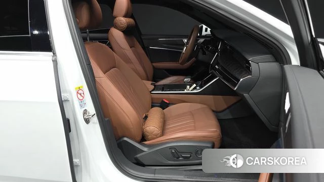 Audi A6 (C8) 2023 Белый из Кореи, фото 2